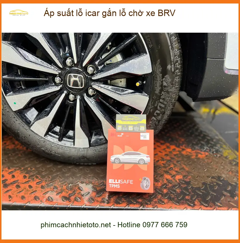 Chị Lan Anh lắp cảm biến áp suất lốp Icar gắn lỗ chờ xe BRV tại Củ Chi ảnh thực tế 4