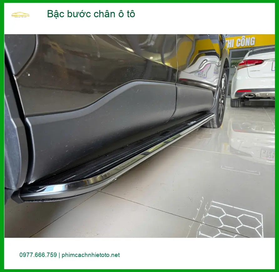 Anh Khải lắp bậc bước chân ô tô Hyundai Stargazer tại Cần Giờ cho gia đình