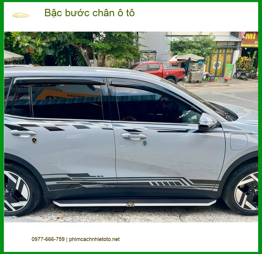 Anh Tấn lắp bậc bước chân ô tô Hyundai SantaFe tại Hóc Môn uy tín, giá tốt