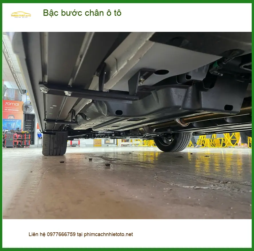 Chị Thảo lắp bậc bước chân ô tô Kia Carnival ở Quận Gò Vấp ảnh thực tế 2
