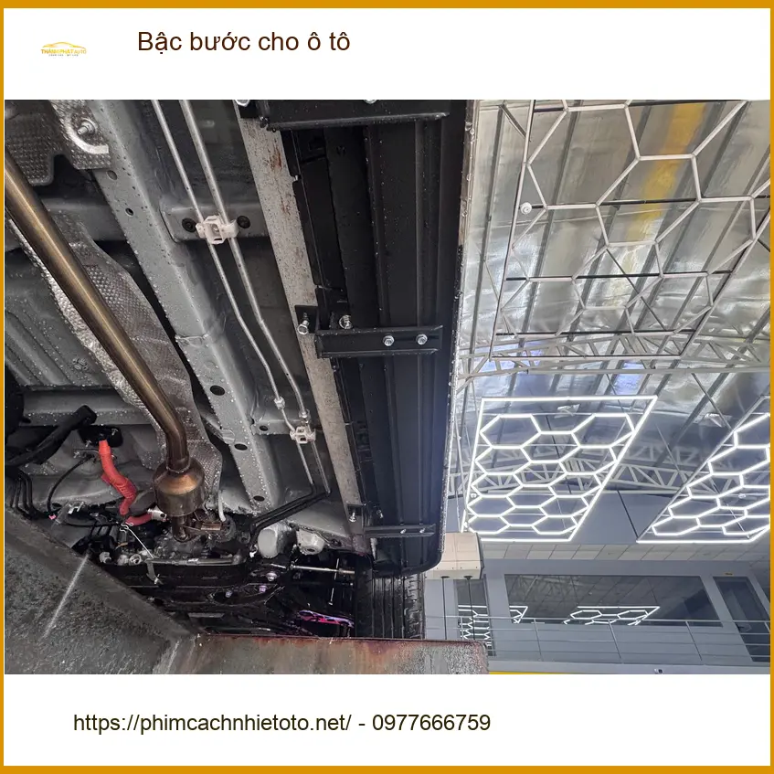 Chú Lâm lắp bậc bước cho ô tô Hyundai Creta tại Hóc Môn để tiện lên xuống ảnh thực tế 3