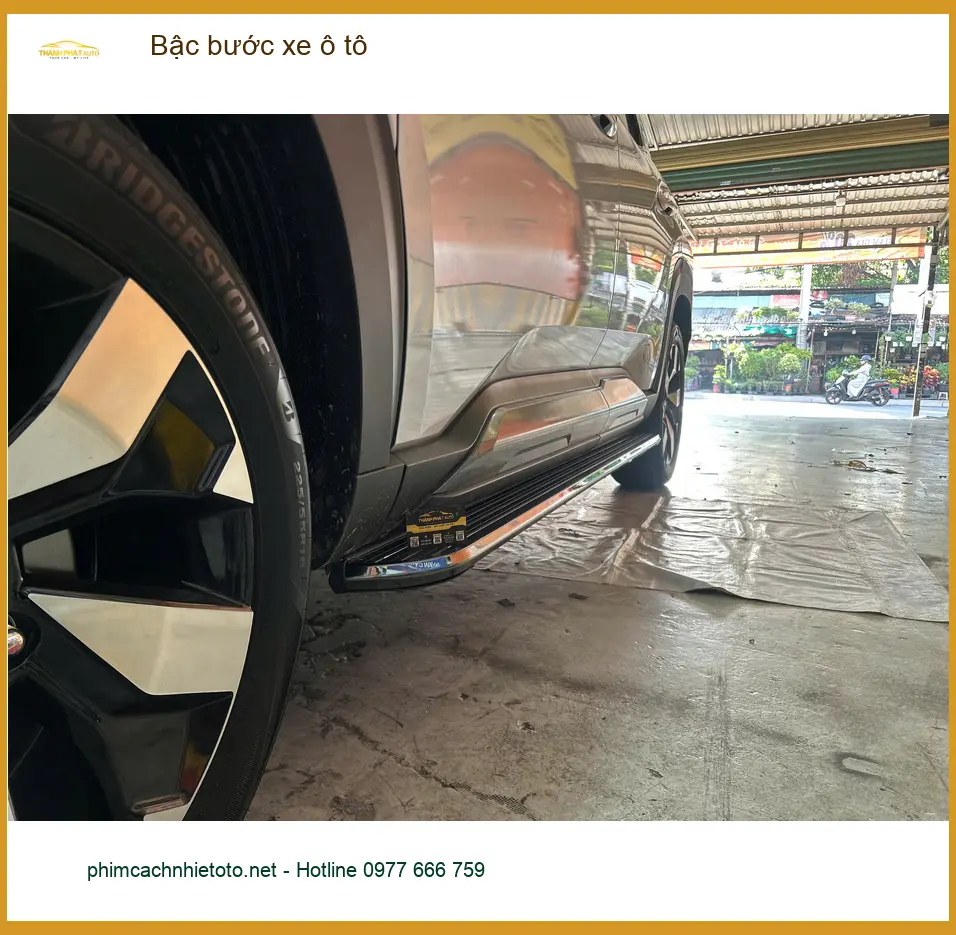 Anh Kiên lắp bậc bước xe ô tô Hyundai Santa Fe tại Củ Chi để tiện lên xuống