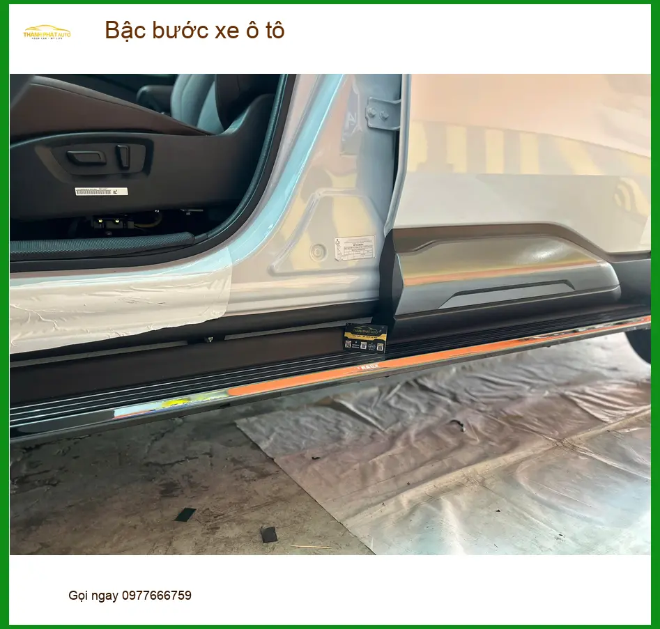 Cô Huệ lắp bậc bước xe ô tô cho Kia Carnival tại Nhà Bè để tiện lợi ảnh thực tế 2
