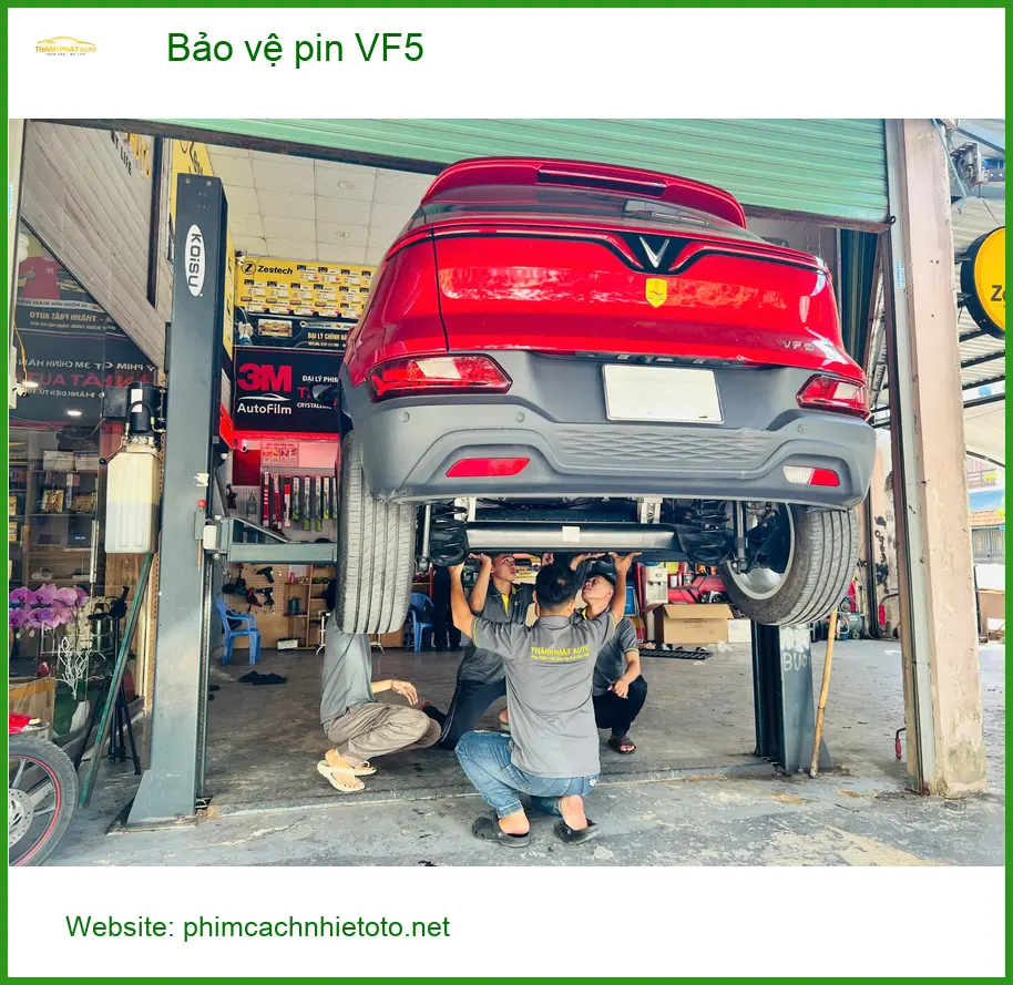 Anh Minh lắp bảo vệ pin VinFast VF5 tại Bình Chánh để tối ưu hiệu suất và tuổi thọ pin