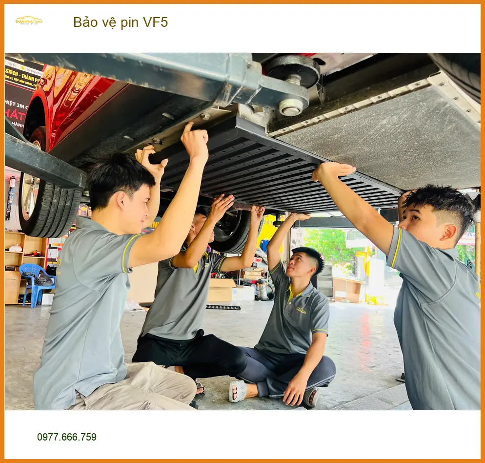 Anh Minh lắp bảo vệ pin VinFast VF5 tại Bình Chánh để tối ưu hiệu suất và tuổi thọ pin ảnh thực tế 2