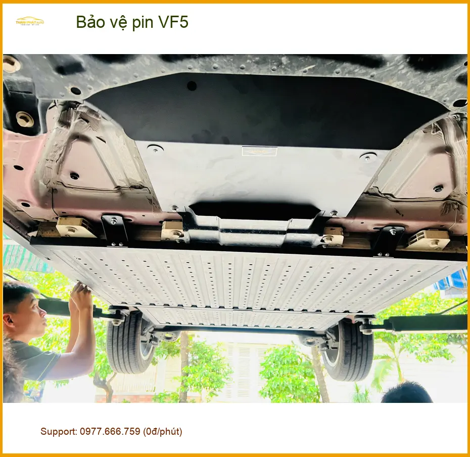 Anh Minh lắp bảo vệ pin VinFast VF5 tại Bình Chánh để tối ưu hiệu suất và tuổi thọ pin ảnh thực tế 3