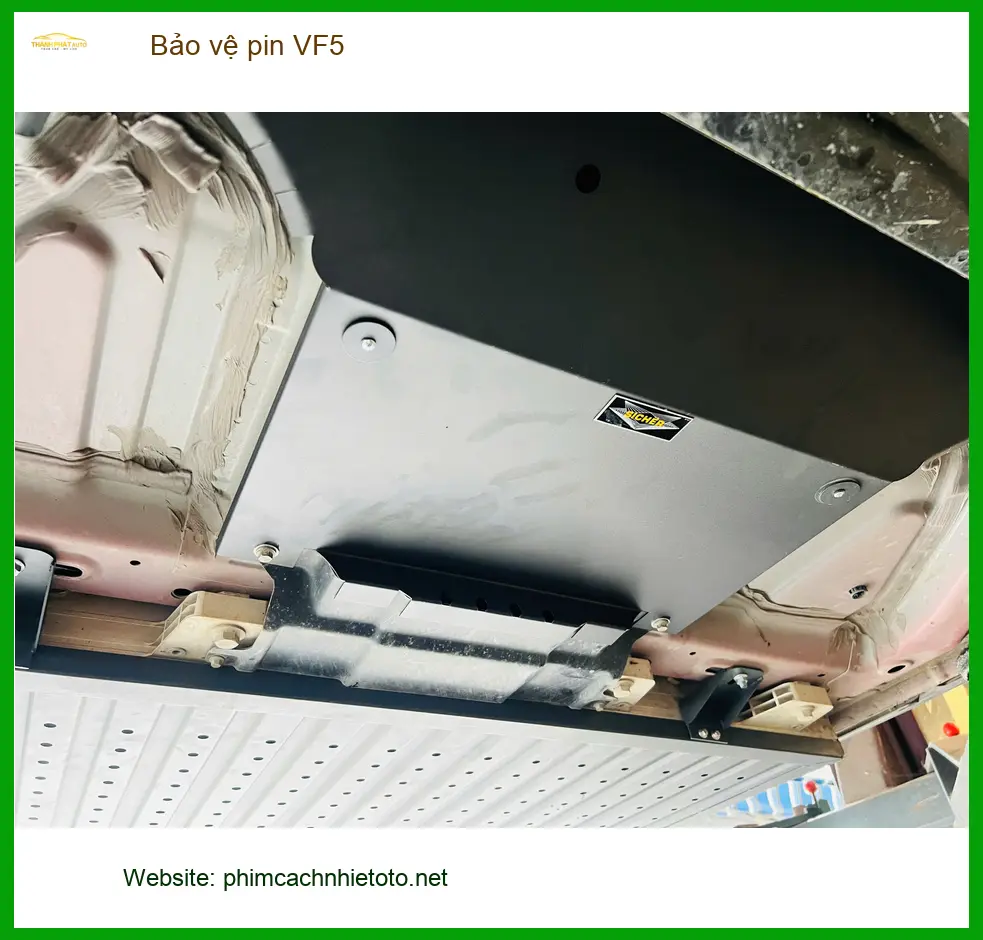 Anh Minh lắp bảo vệ pin VinFast VF5 tại Bình Chánh để tối ưu hiệu suất và tuổi thọ pin ảnh thực tế 5