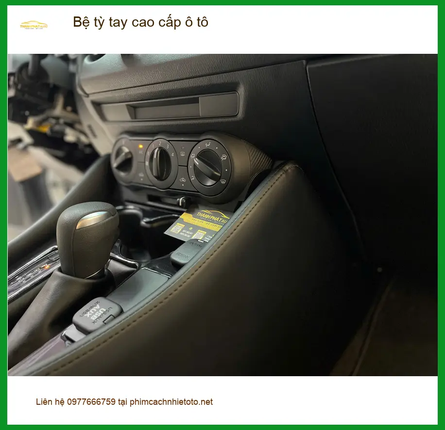 Chú Hùng lắp bệ tỳ tay cao cấp ô tô cho Honda CRV tại Quận 6 để lái xe thoải mái hơn ảnh thực tế 3