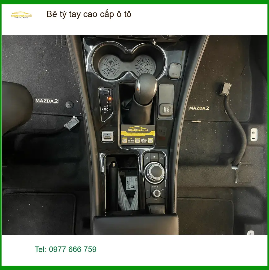 Chú Nam lắp bệ tỳ tay cao cấp ô tô cho xe Kia Carnival tại Quận 9