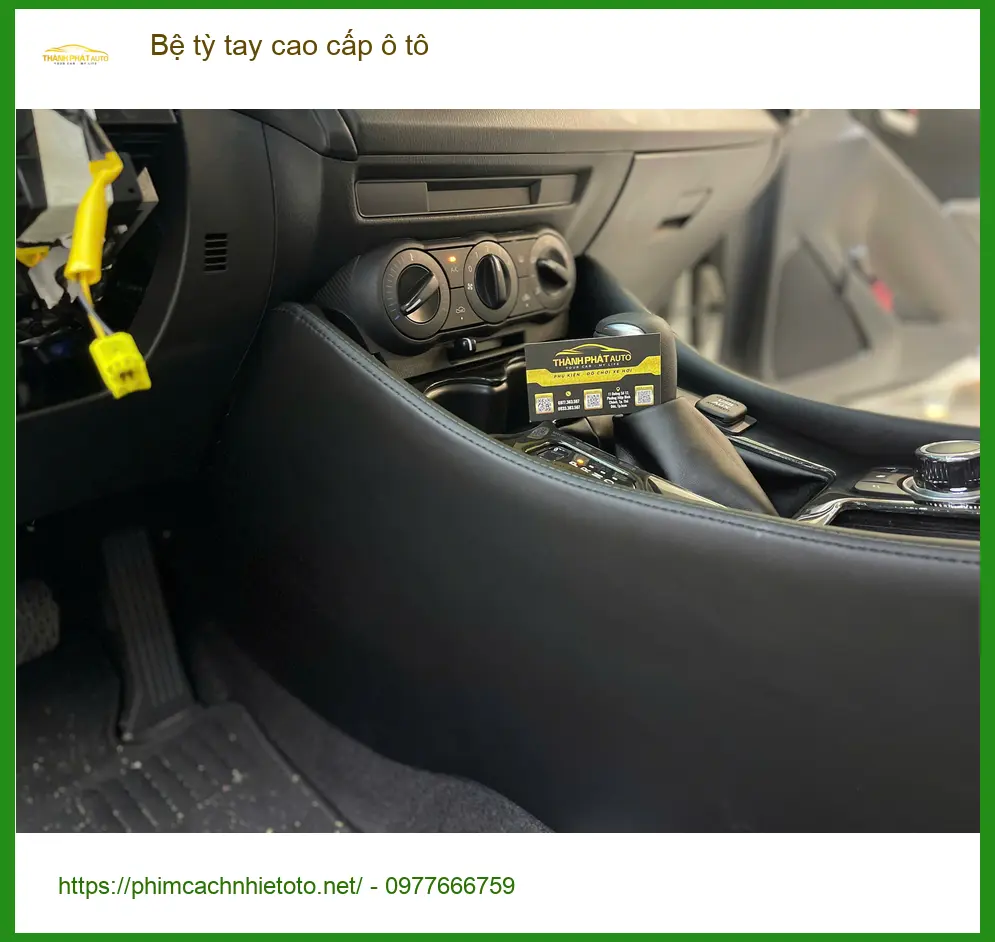 Chị Thanh nâng cấp bệ tỳ tay cao cấp ô tô cho Hyundai Accent ở Quận 2