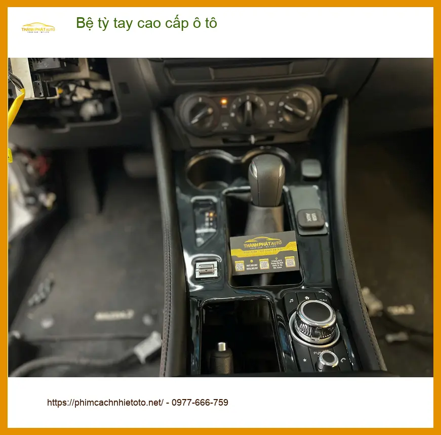 Chị Thanh nâng cấp bệ tỳ tay cao cấp ô tô cho Hyundai Accent ở Quận 2 ảnh thực tế 4