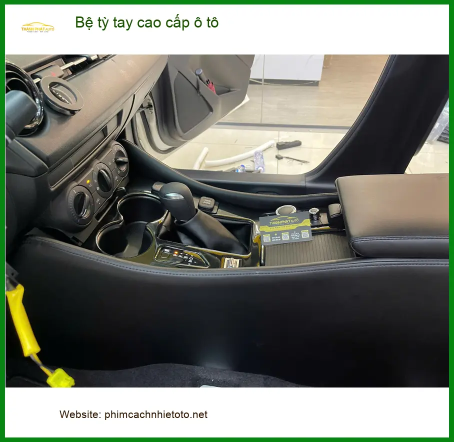Chị Thanh nâng cấp bệ tỳ tay cao cấp ô tô cho Hyundai Accent ở Quận 2 ảnh thực tế 5