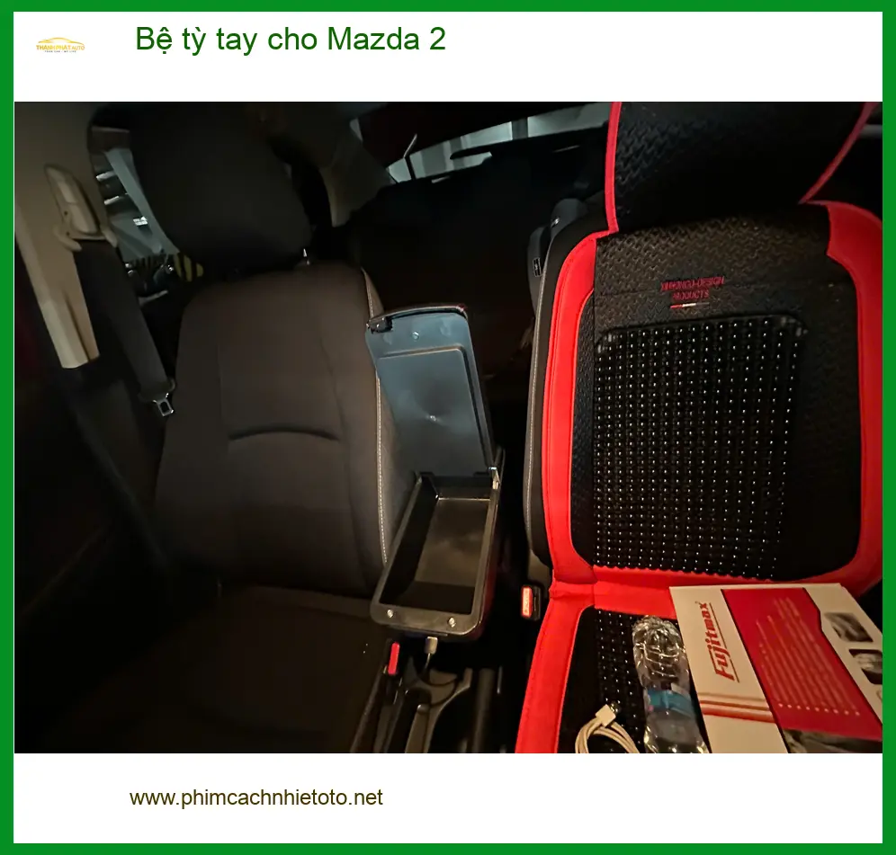Anh Tấn lắp bệ tỳ tay cho Mazda 2 tại Hóc Môn vì muốn lái xe đường dài thoải mái hơn