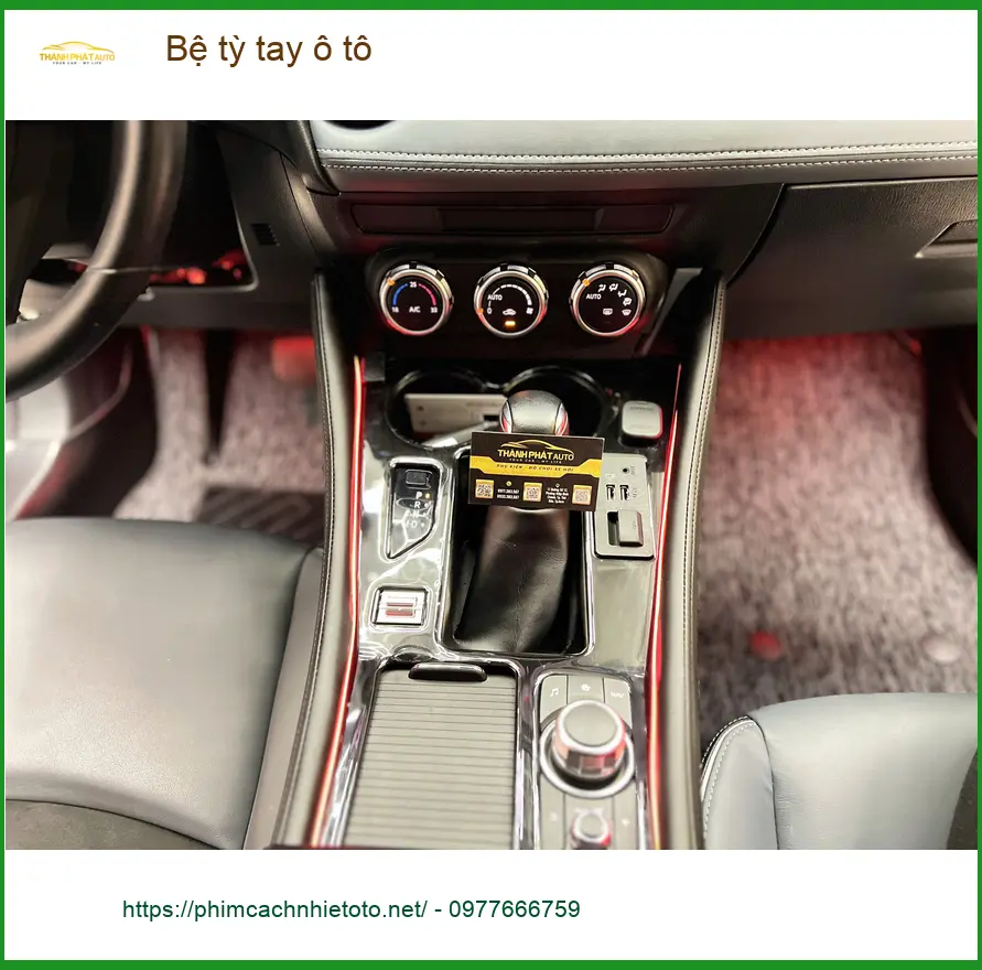 Anh Minh Hyundai Accent lắp Bệ tỳ tay ô tô tại Hóc Môn cho hành trình thoải mái hơn