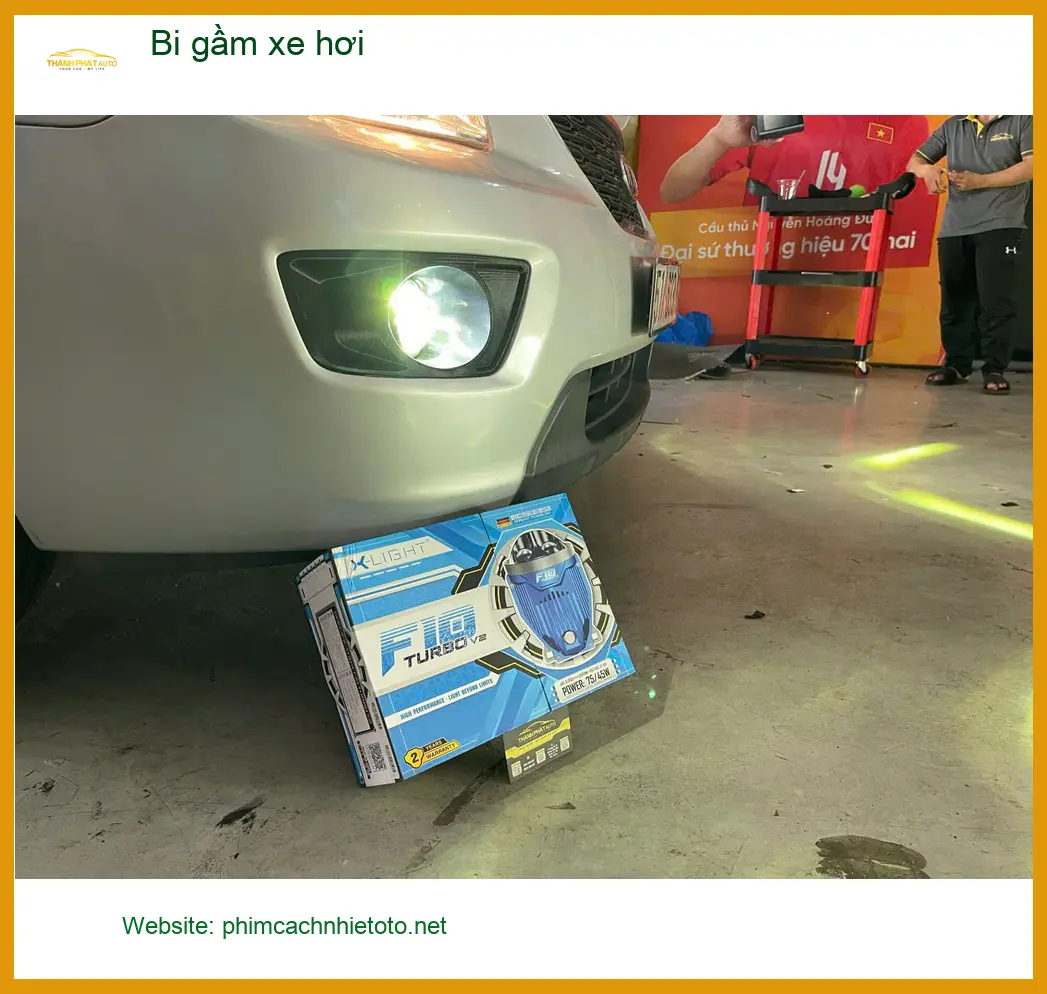 Anh Phước lắp bi gầm xe hơi Mitsubishi Xpander tại Quận 12 do đèn zin yếu ảnh thực tế 4