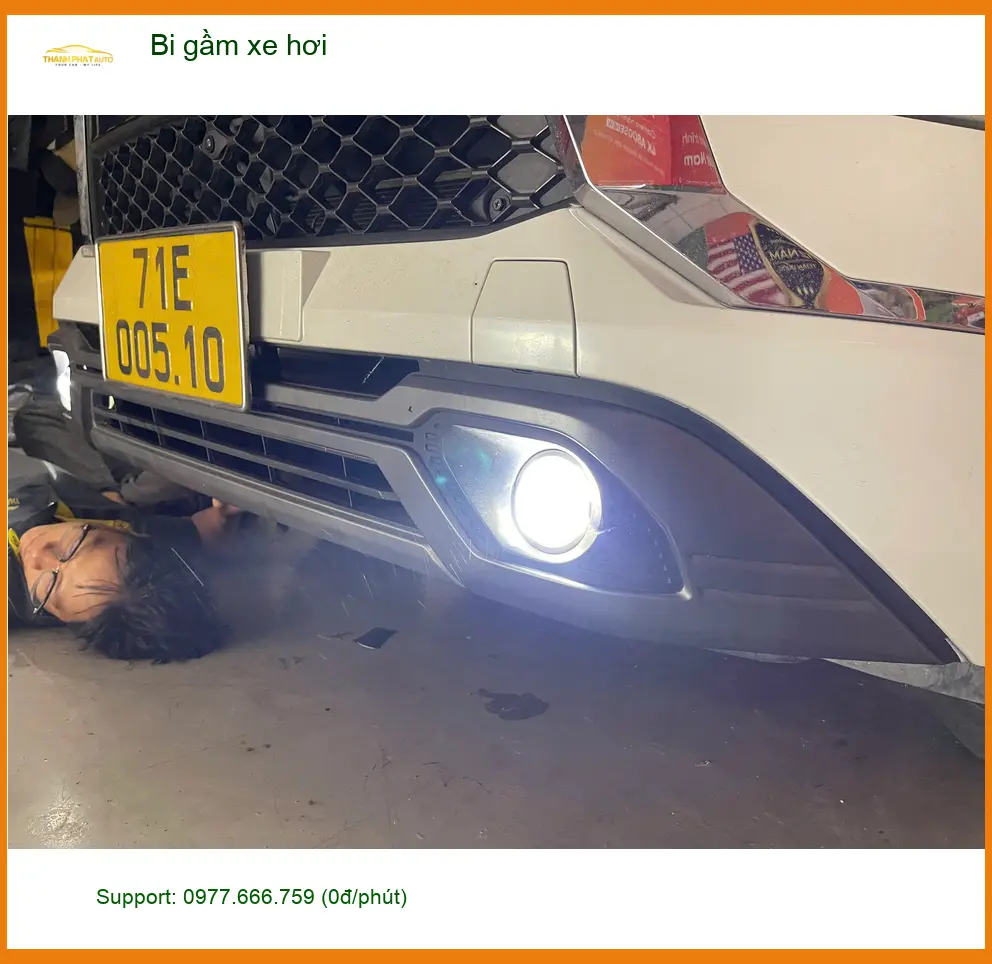 Anh Tấn độ bi gầm cho Hyundai Accent vì đèn zin yếu ở Bình Thạnh