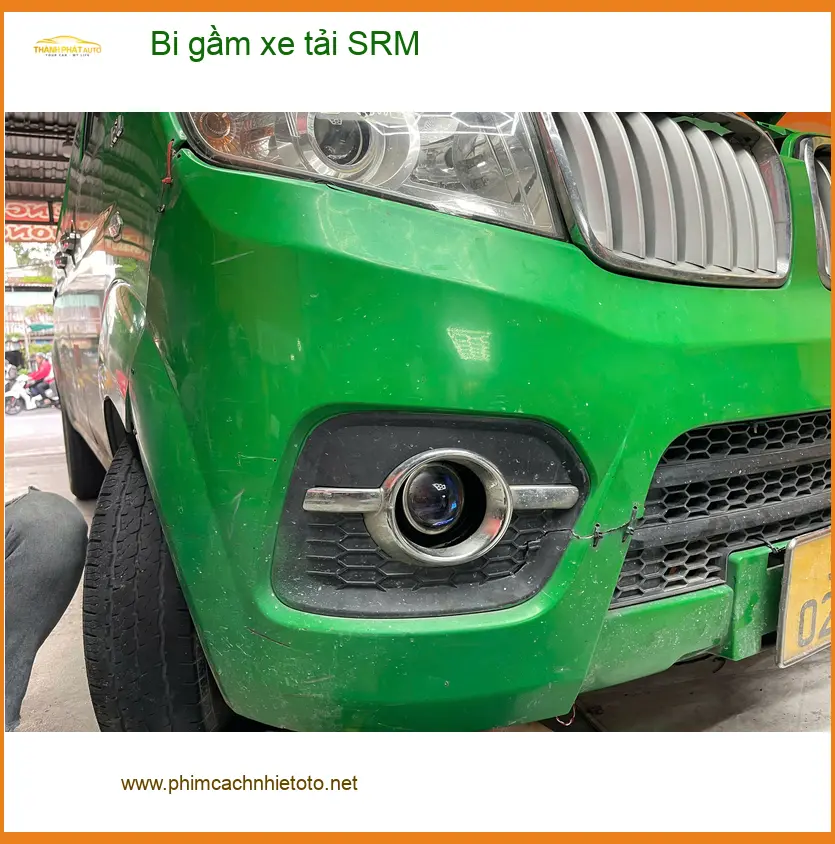 Anh Minh lắp bi gầm xe tải SRM T30 tại Quận 10 để nâng cao tầm nhìn ban đêm