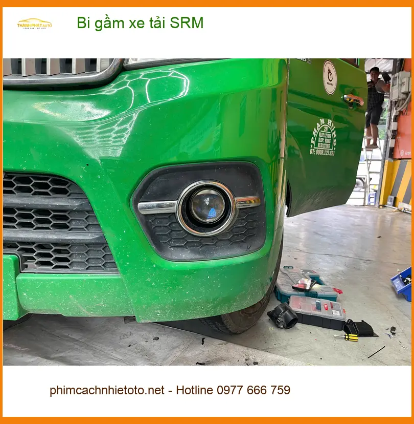 Anh Minh lắp bi gầm xe tải SRM T30 tại Quận 10 để nâng cao tầm nhìn ban đêm ảnh thực tế 4