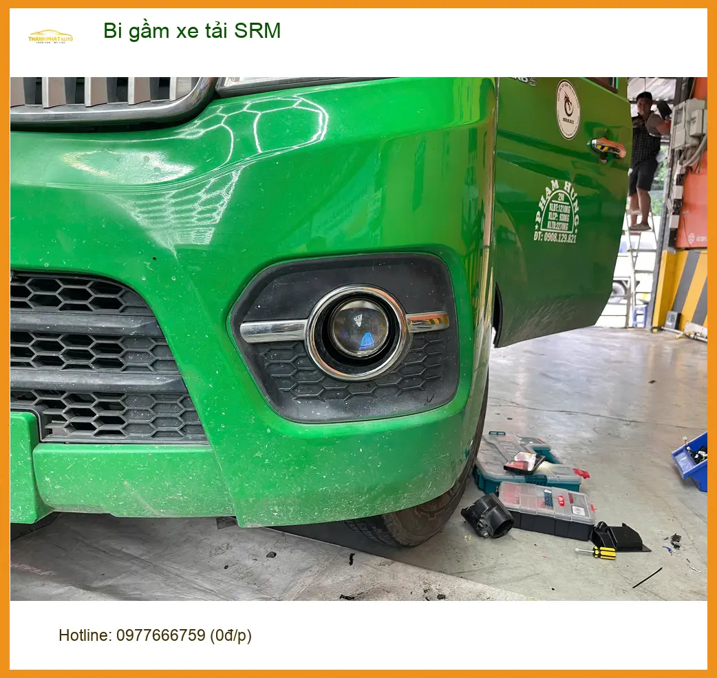 Chú Phi Long độ bi gầm xe tải SRM tại Nhà Bè vì đèn zin quá yếu.