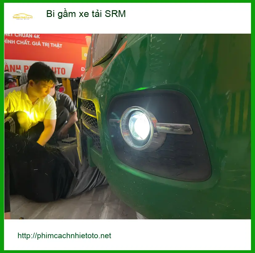 Chú Phi Long độ bi gầm xe tải SRM tại Nhà Bè vì đèn zin quá yếu. ảnh thực tế 2