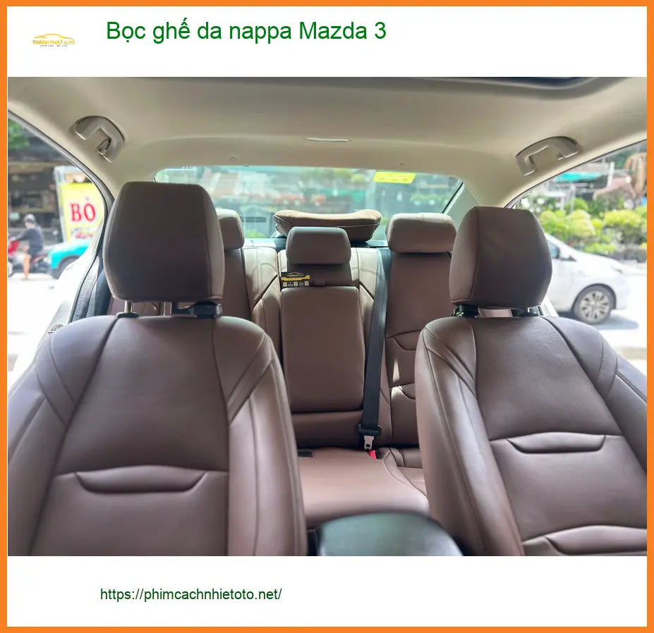 Cô Thảo bọc ghế da Nappa Mazda 3 tại Thủ Đức để dễ vệ sinh và sang trọng. ảnh thực tế 2