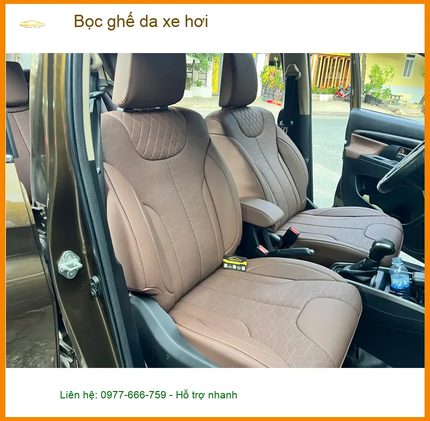 Anh Dũng bọc ghế da xe Hyundai Accent ở Quận 8 vì ghế cũ đã sờn rách nhiều