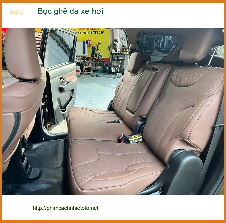 Anh Dũng bọc ghế da xe Hyundai Accent ở Quận 8 vì ghế cũ đã sờn rách nhiều ảnh thực tế 4