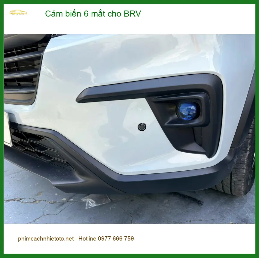 Anh Minh lắp cảm biến 6 mắt cho BRV tại Quận Phú Nhuận để an tâm hơn khi lùi xe
