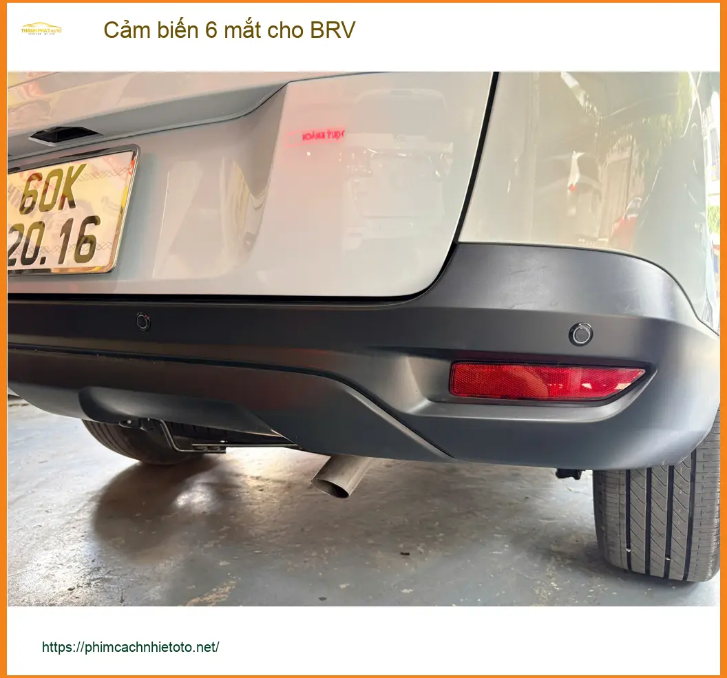 Anh Minh lắp cảm biến 6 mắt cho BRV tại Quận Phú Nhuận để an tâm hơn khi lùi xe ảnh thực tế 3