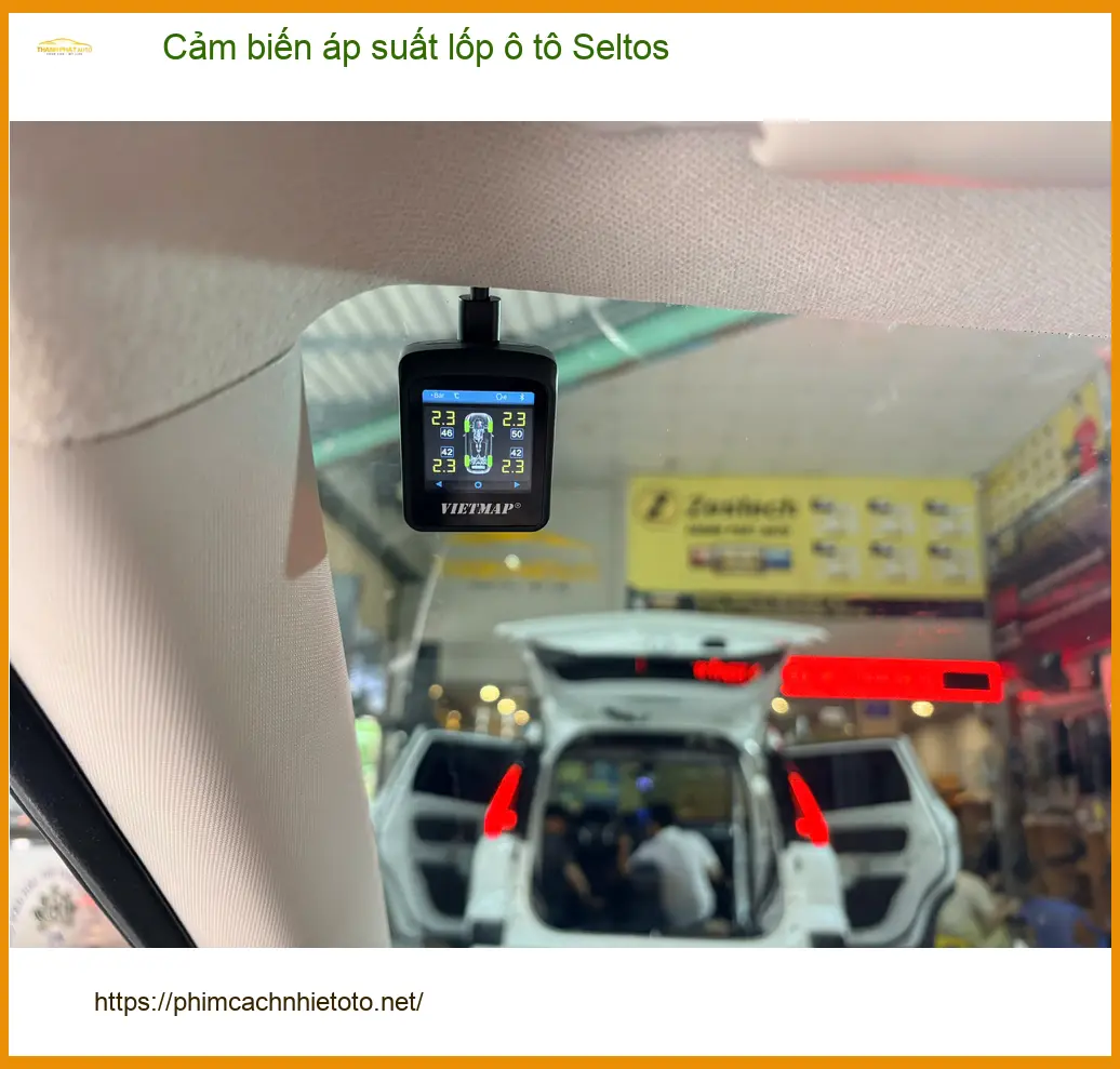 Anh Lâm lắp cảm biến áp suất lốp cho Seltos tại Quận 3 để an tâm lái xe đường dài ảnh thực tế 4
