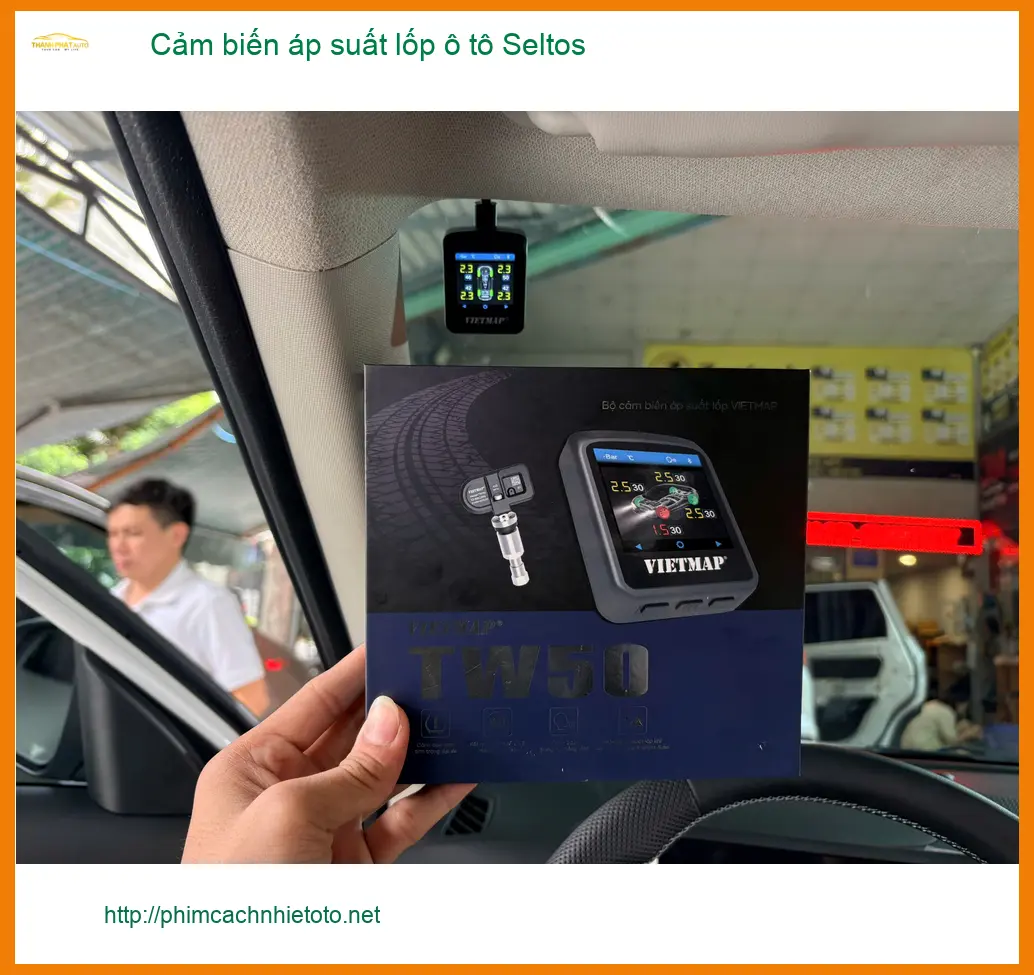Anh Khang lắp cảm biến áp suất lốp ô tô Seltos tại Quận 9 để tránh thủng lốp bất ngờ ảnh thực tế 4