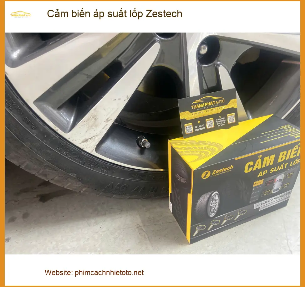 Anh Phong lắp Cảm biến áp suất lốp Zestech cho Kia K3 ở Quận 5