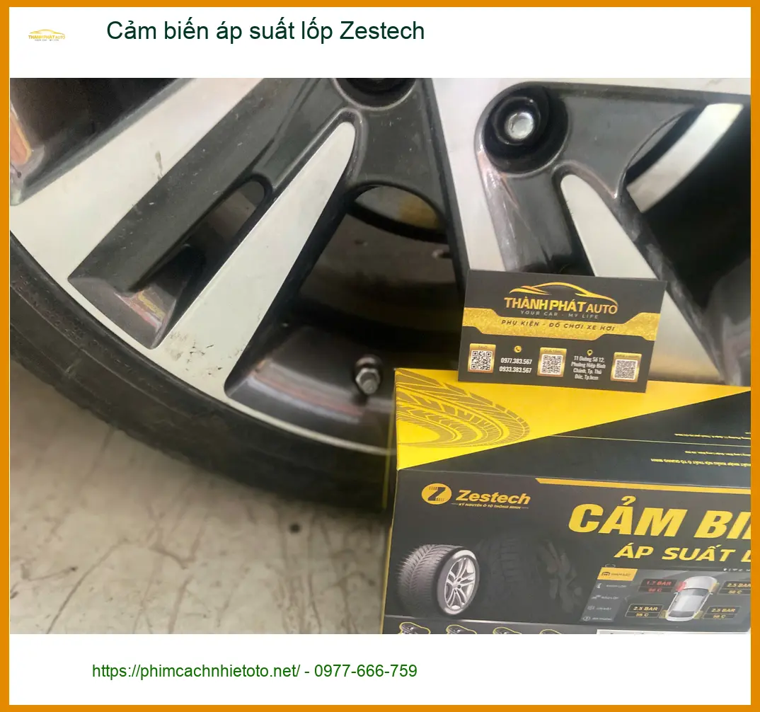 Cô Bích lắp Cảm biến áp suất lốp Zestech cho Outlander ở Thủ Đức ảnh thực tế 3