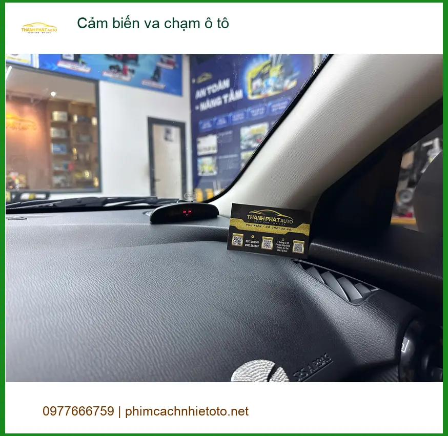 Anh Minh lắp Cảm biến va chạm ô tô cho Honda CR-V tại Quận 9 phòng tránh va quẹt ảnh thực tế 3