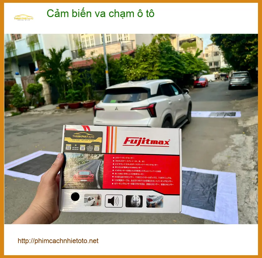 Anh Việt lắp cảm biến va chạm ô tô cho Hyundai Kona tại Quận Thủ Đức