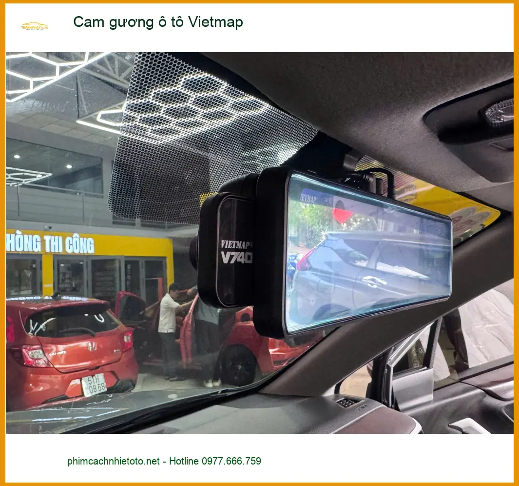 Anh Hưng lắp cam gương Vietmap cho Honda CRV tại Quận 10 để ghi lại hành trình rõ nét