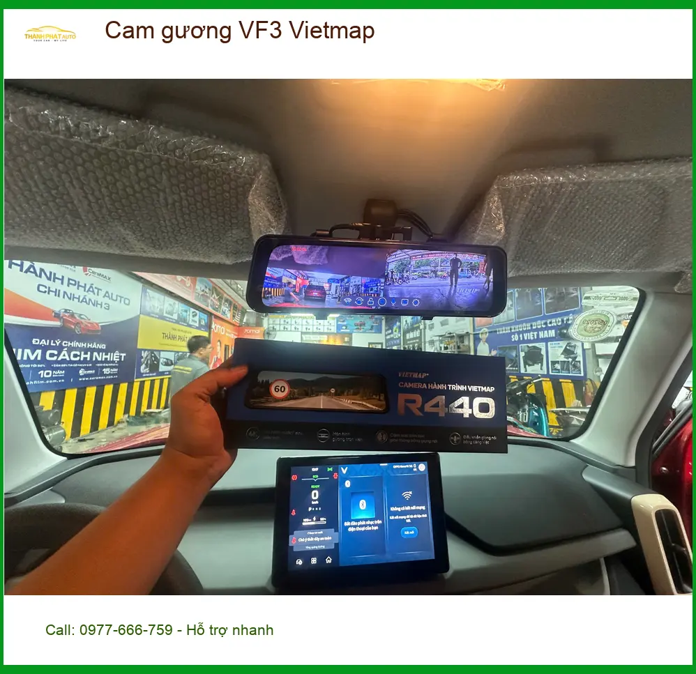Anh Hưng lắp Cam gương Vietmap cho VinFast VF3 tại Quận 2 để an tâm hơn khi lùi xe