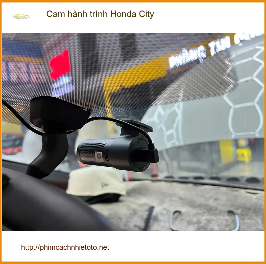 Anh Minh gắn cam hành trình Honda City Quận 3 sau va chạm nhẹ cần bằng chứng