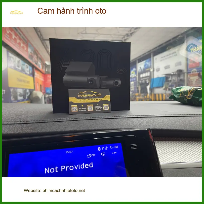 Chú Hưng lắp cam hành trình oto cho Toyota Raize tại Quận 12 để có bằng chứng khi cần ảnh thực tế 2