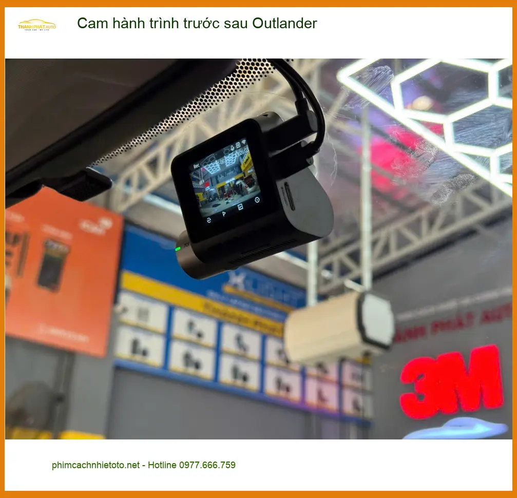 Anh Minh Quân lắp cam hành trình trước sau Outlander tại Quận 1 để yên tâm di chuyển ảnh thực tế 2