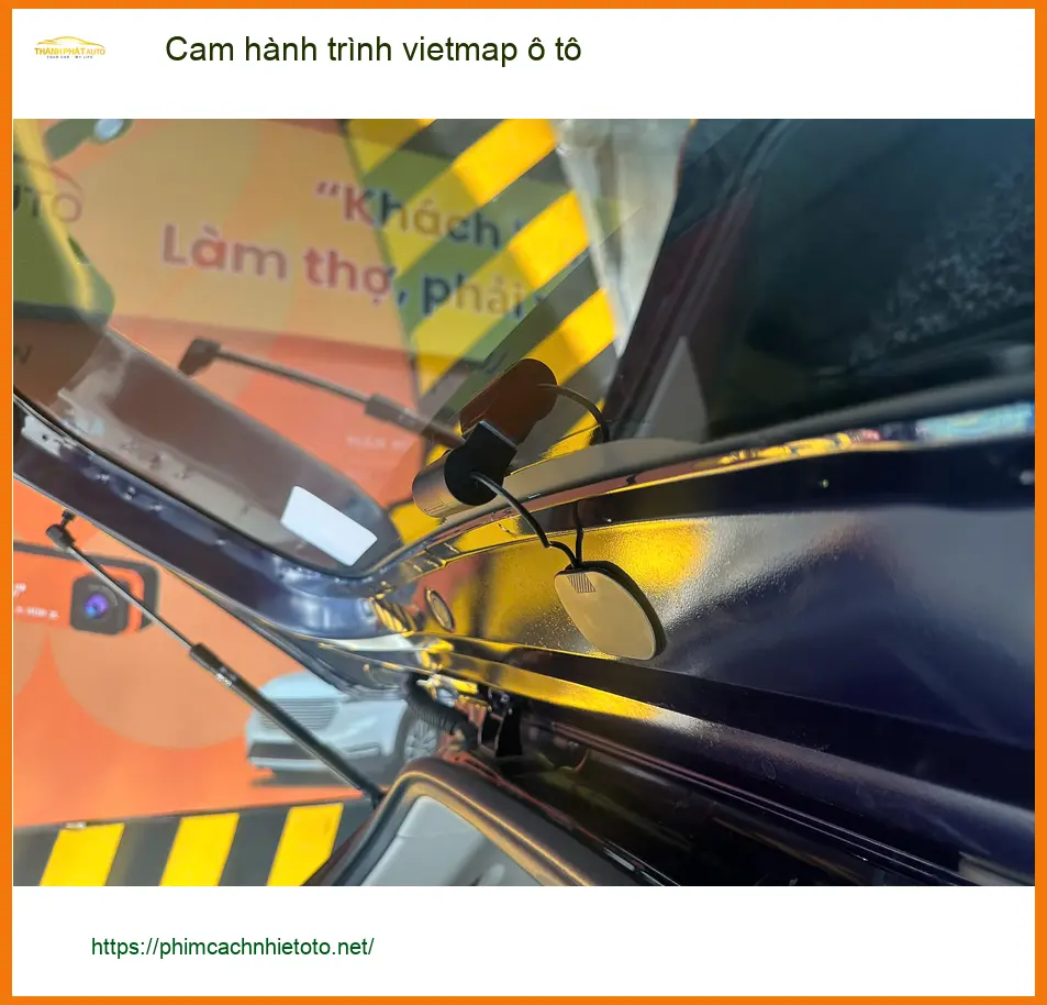 Cô An lắp cam hành trình Vietmap cho Mazda CX-5 tại Quận 3 ảnh thực tế 2