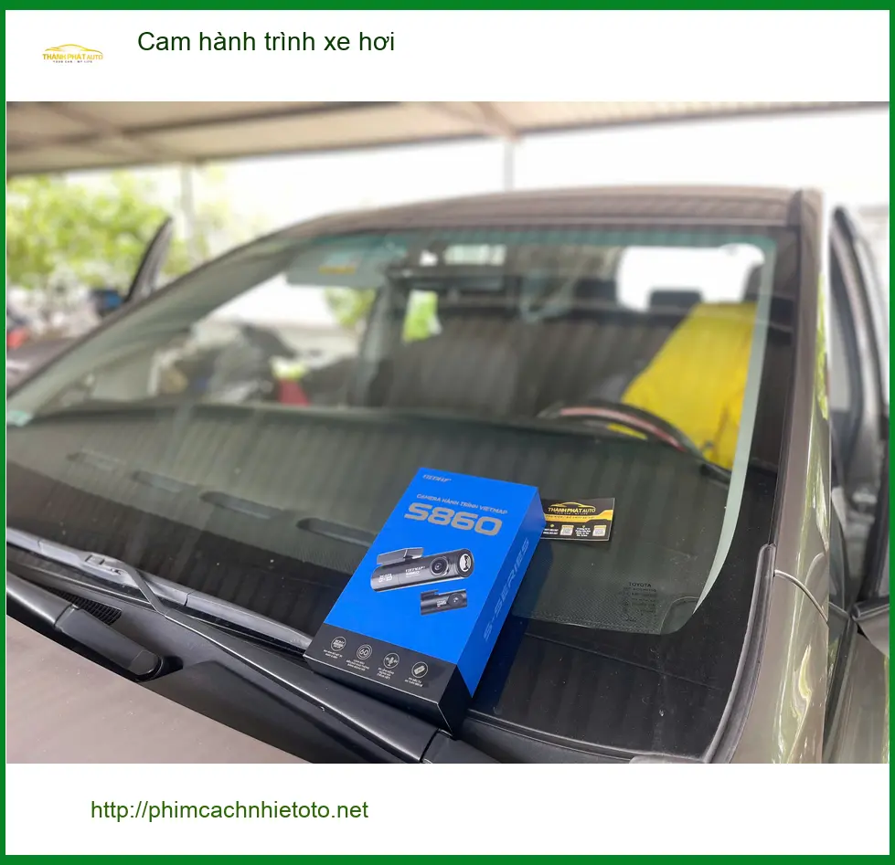 Anh Tùng lắp cam hành trình xe hơi Hyundai Accent tại Quận 10 ghi lại hành trình