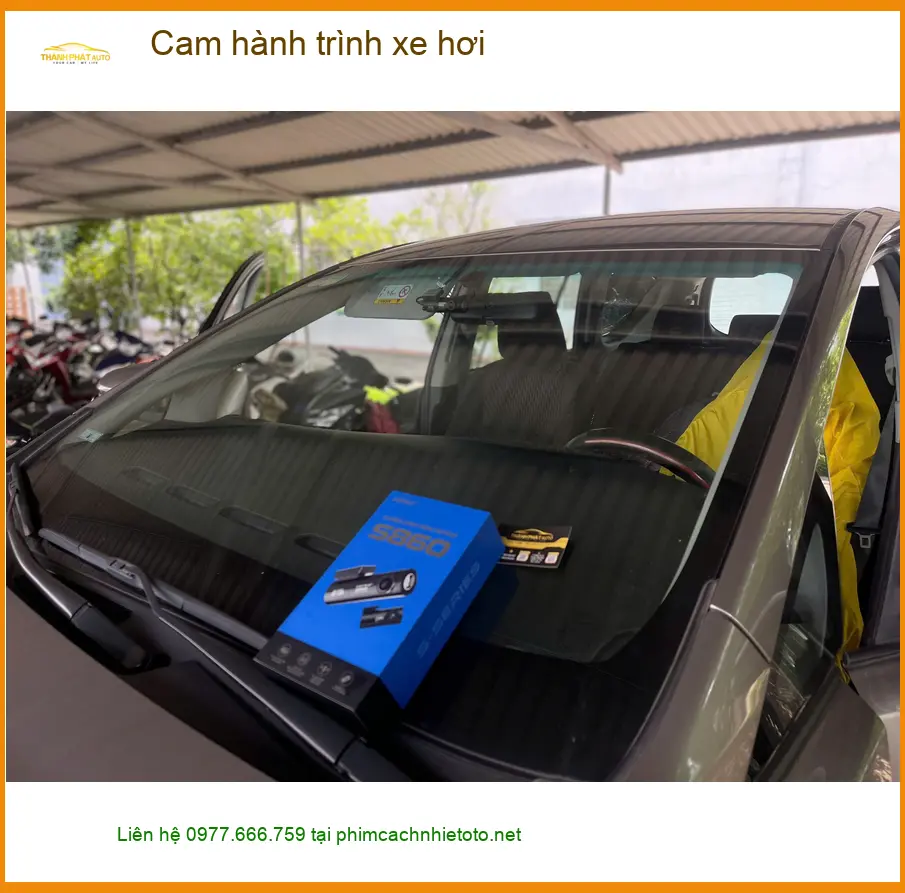 Bác Tùng lắp cam hành trình xe hơi Honda CR-V tại Quận 6 uy tín, giá tốt