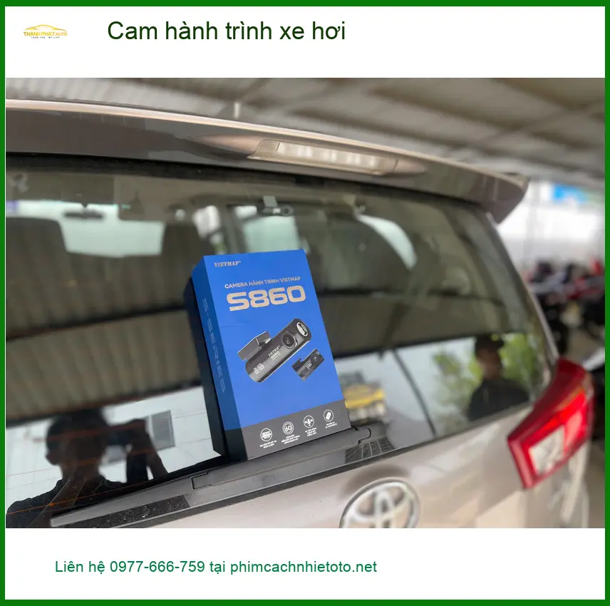 Anh Lâm gắn cam hành trình Mazda 3 để an tâm hơn khi đỗ xe tại Quận 7