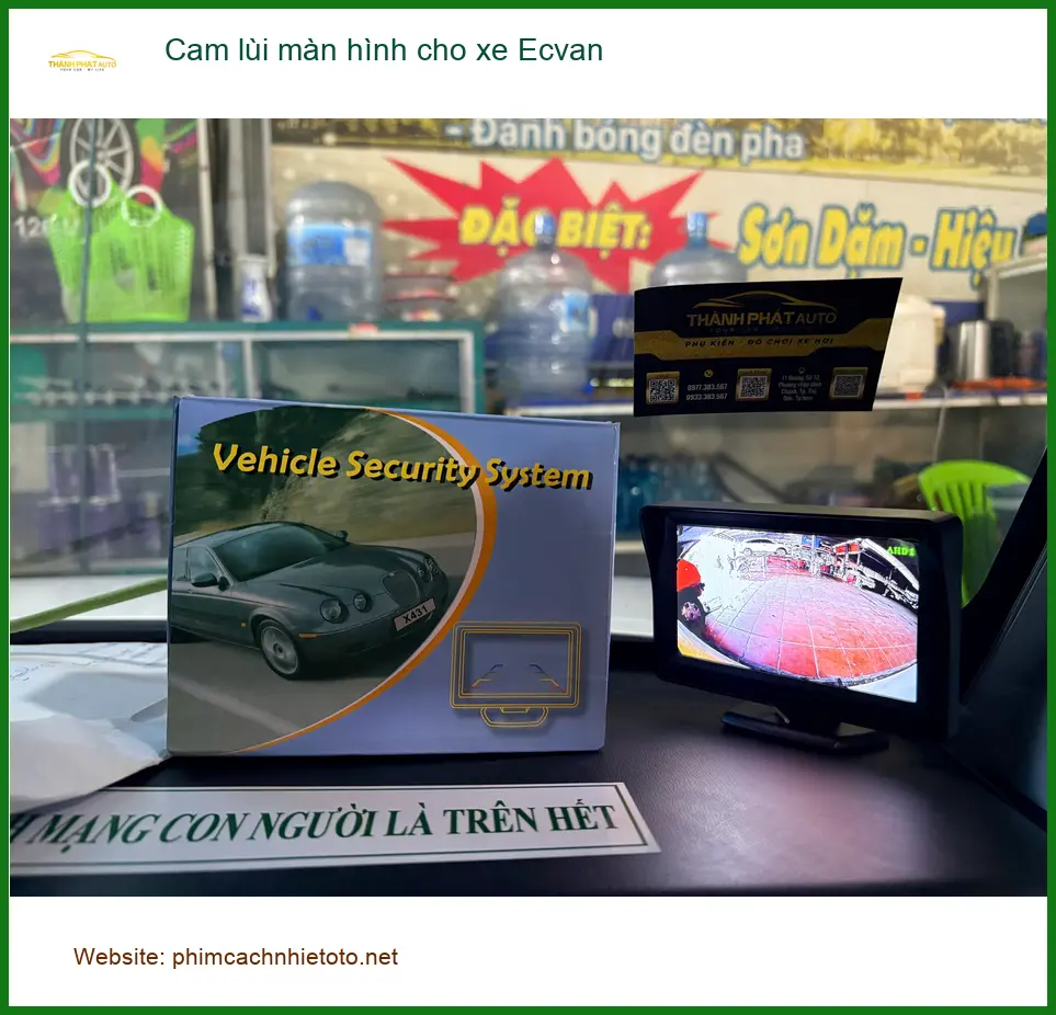 Anh Trọng lắp Cam lùi màn hình cho xe Ecvan tại Quận Gò Vấp để lùi xe an toàn hơn ảnh thực tế 3