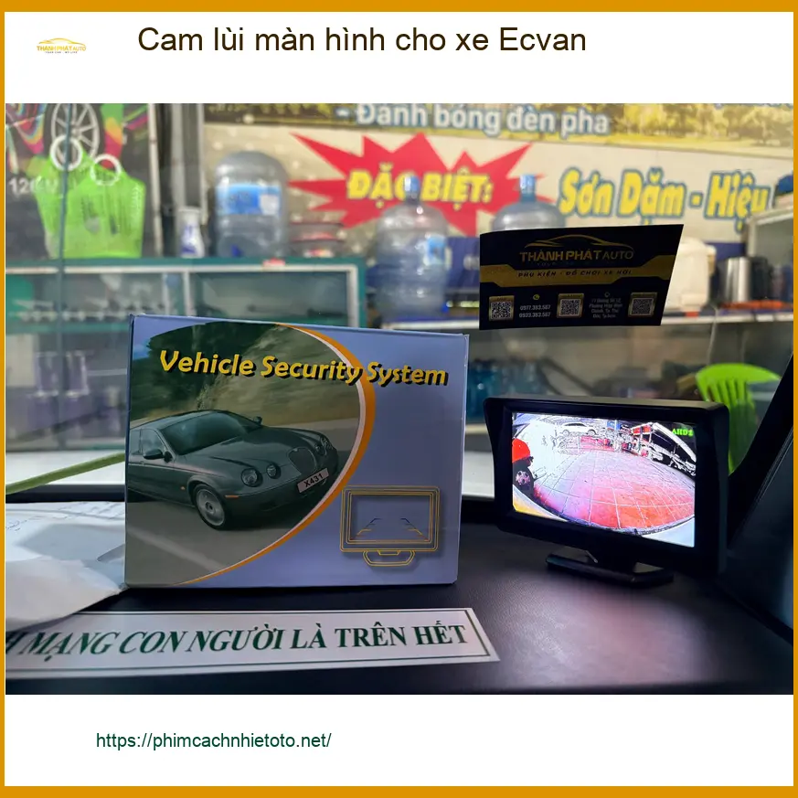 Chị Thảo lắp cam lùi màn hình cho Ecvan ở Quận Tân Bình lùi xe an toàn ảnh thực tế 2