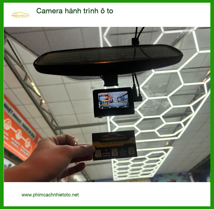 Anh Thắng lắp camera hành trình ô tô Kia Carnival tại Quận 2. ảnh thực tế 5