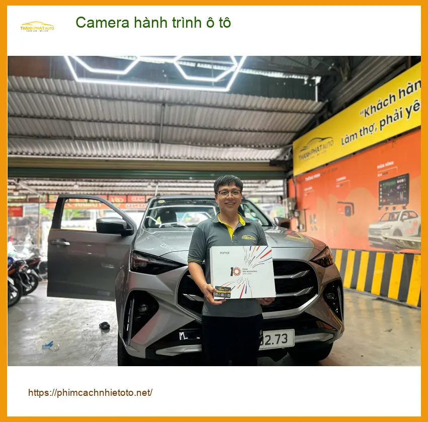 Anh Tùng lắp camera hành trình ô tô Honda CRV tại Quận 6 để an tâm lái xe