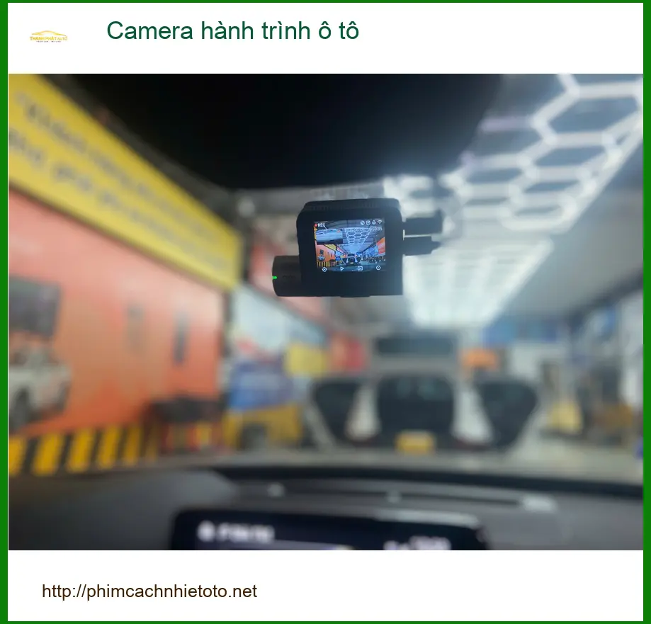 Anh Hoàng lắp Camera hành trình ô tô Honda CRV tại Củ Chi an tâm mọi nẻo đường ảnh thực tế 2