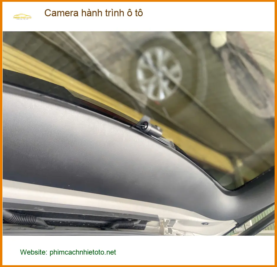 Anh Minh lắp Camera hành trình ô tô cho Hyundai Accent ở Quận 3